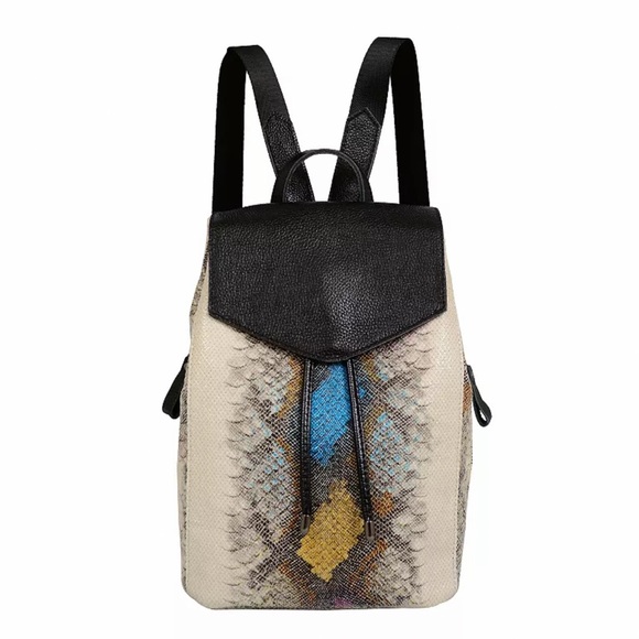 🌼MELLOW WORLD KARAI Snake Skin Embossed Backpack🌼 - Picture 2 of 15